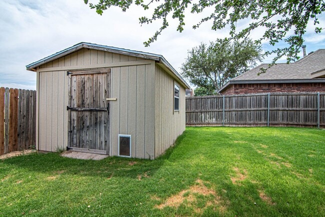 Building Photo - 5811 Oak Creek Drive