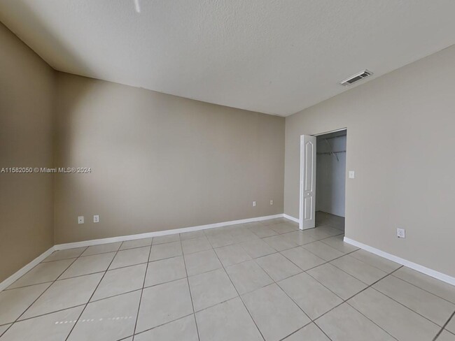 Building Photo - 9059 SW 162nd Ct