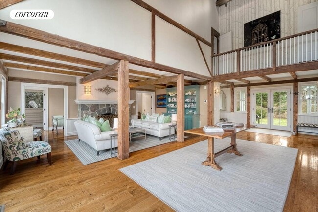 Building Photo - 245 Narrow Ln E