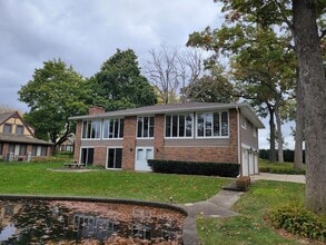 Building Photo - 3483 S Shore Dr