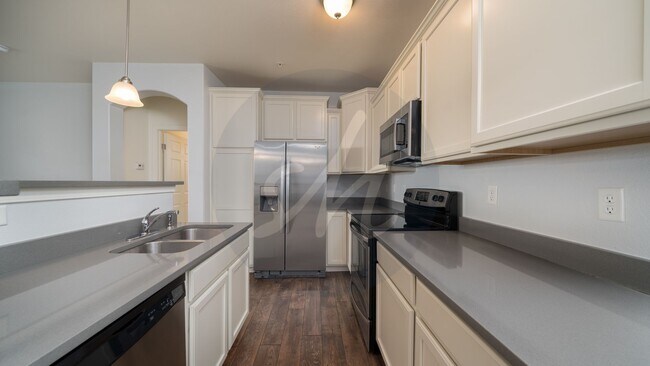 Building Photo - Beautiful two-bedroom condo with gorgeous ...