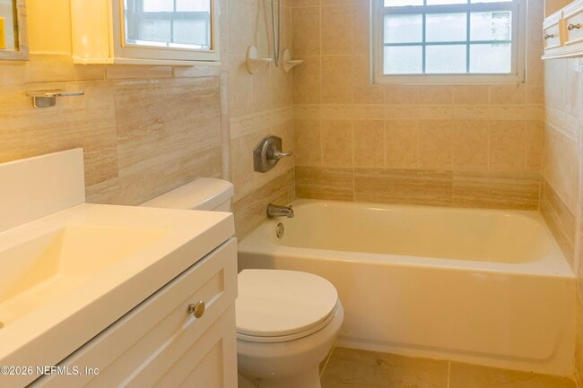 Building Photo - 5039 Winchester Dr S