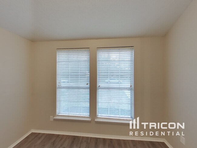 Building Photo - 1504 Redman Dr