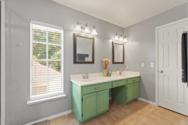 Building Photo - 10503 Minturn Ln