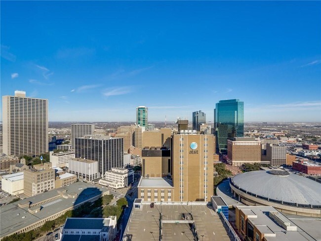 Building Photo - 1301 Throckmorton St