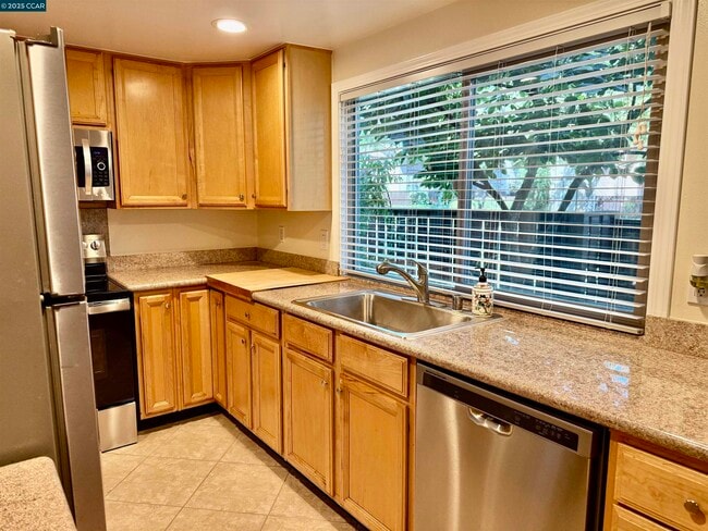 Building Photo - 1564 Candelero Dr
