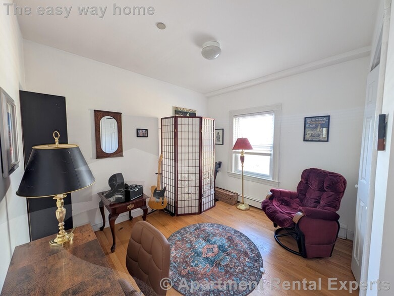 Building Photo - 33 Roberts Rd