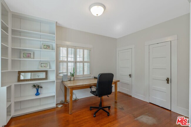 Building Photo - 655 S Hudson Ave