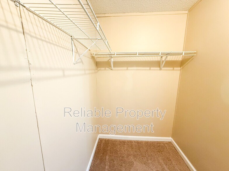Building Photo - 101 Spring Branch Ln