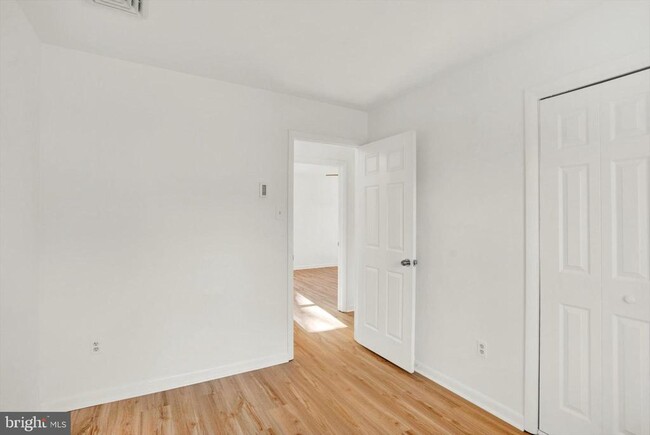 Building Photo - 5400 Curly Hill Rd