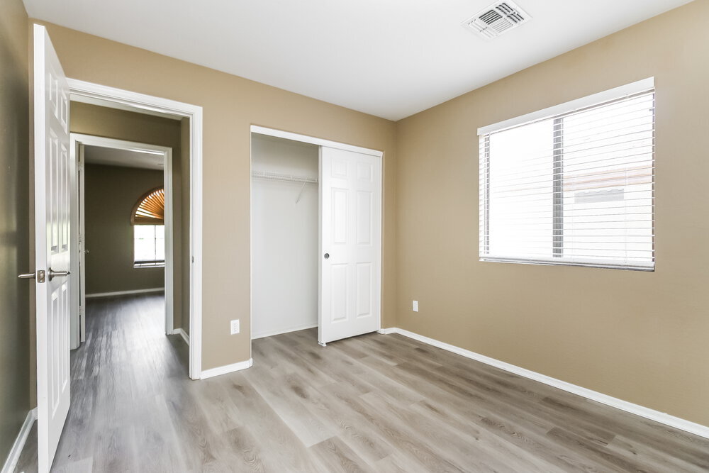 Building Photo - 3301 W Carlos Ln