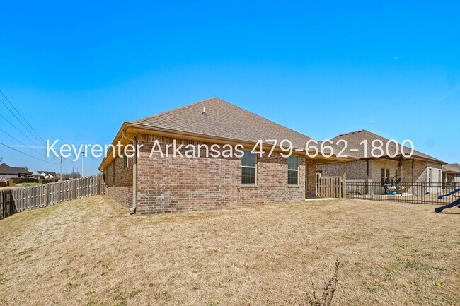 Building Photo - Gorgeous 4-Bedroom Home with Stainless Appliances & Pond View