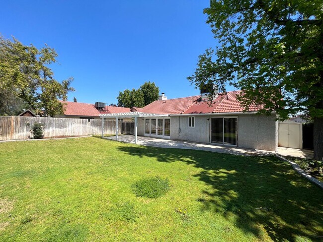 Building Photo - 4717 Tobin Rd