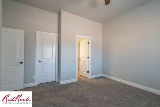 Building Photo - 2 Bedroom Townhome in Sky Ridge, Hurricane