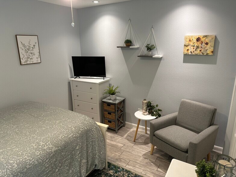 Building Photo - 4800 S Semoran Blvd