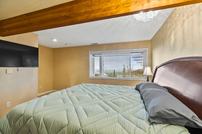 Building Photo - 16131 Black Bear Dr