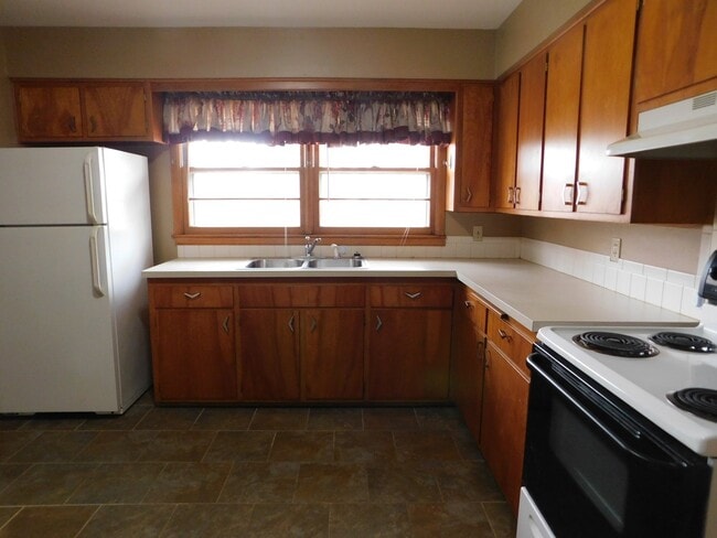 Primary Photo - Very nice 2 bedroom/1 bath duplex in NE El...