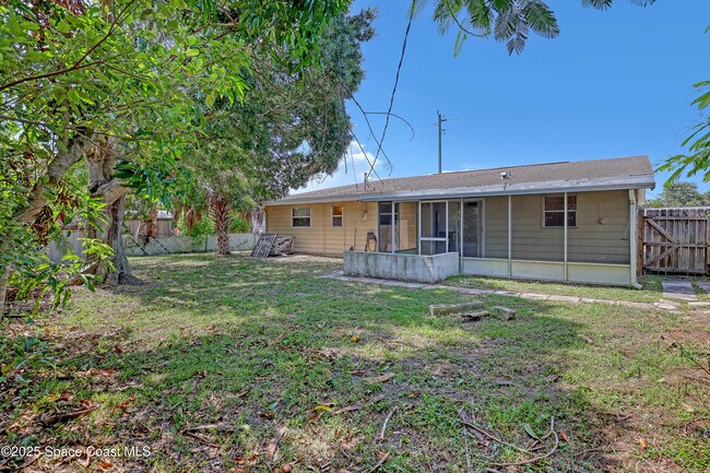 Building Photo - 775 Bianca Dr NE