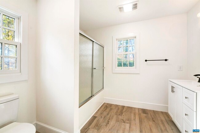 Building Photo - 2580 Nydrie Dr