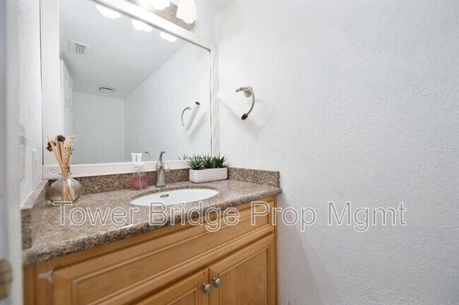 Building Photo - 8924 La Margarita Way
