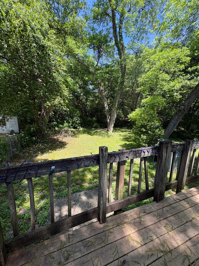 Building Photo - 2009 Palmetto St