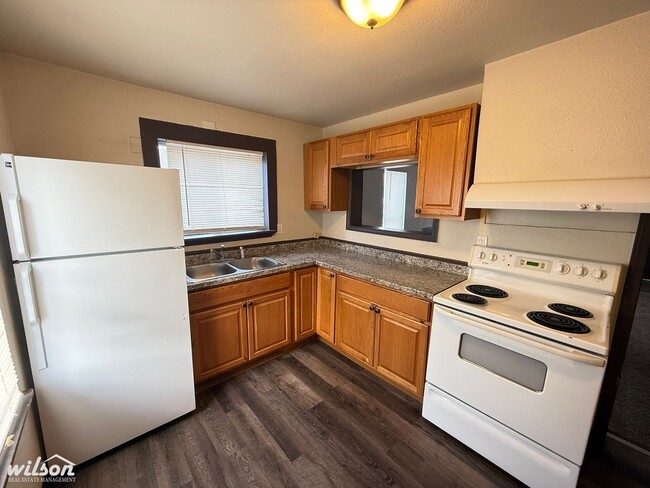 Building Photo - 2-Bedroom Home Along Hwy 12 – Large Yard