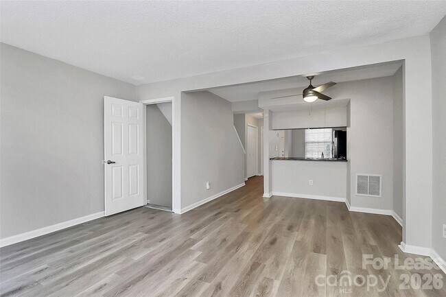 Building Photo - 650 Lex Dr