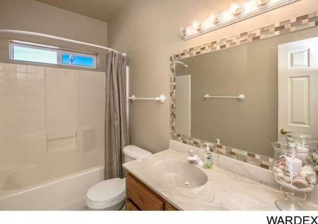 Building Photo - 4 Bedroom House Across from Golf Course! *HOME IS CURRENTLY OCCUPIED, PLEASE DO NOT DISTURB THE T...