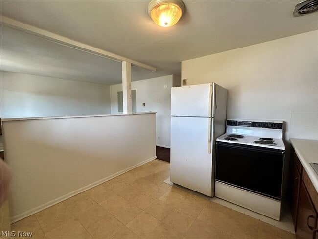 Building Photo - 301 Martin Ave