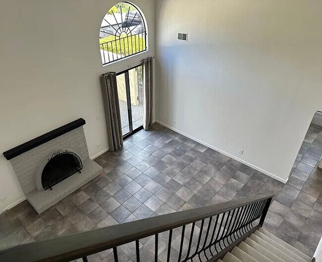 Building Photo - Welcome to your ideal rental home!