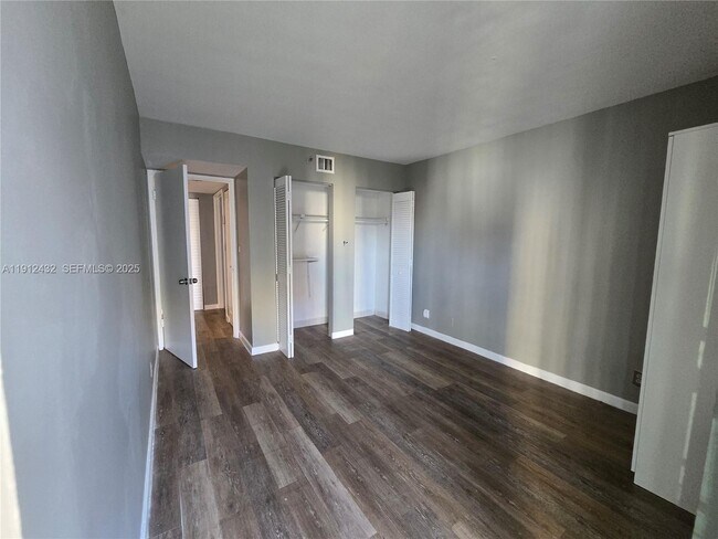 Building Photo - 546 SW 1st St