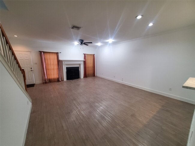 Building Photo - 17473 Red Oak Dr