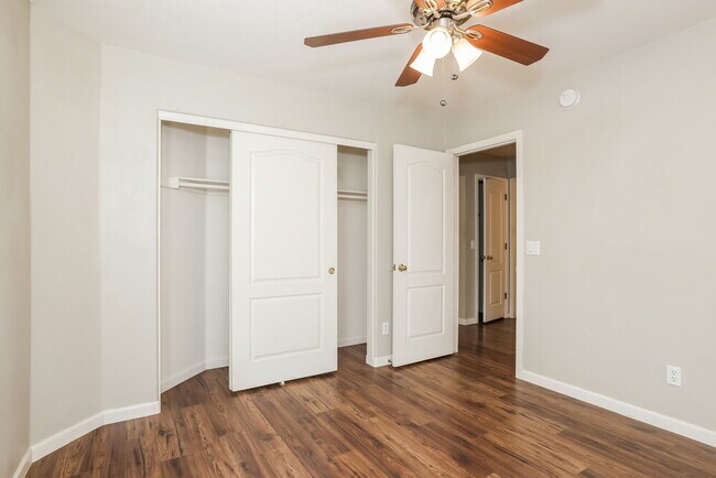 Building Photo - 10919 E Catalina Ave