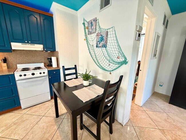 Building Photo - 330 Grant St