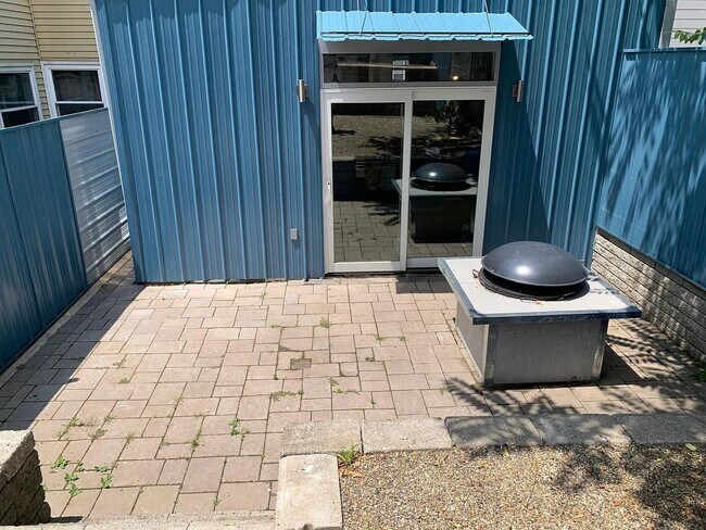 Building Photo - New Renovation - Lawrenceville Home