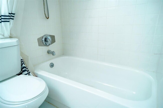 Building Photo - 3139 Iverson St