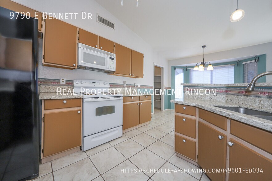 Building Photo - 9790 E Bennett Dr