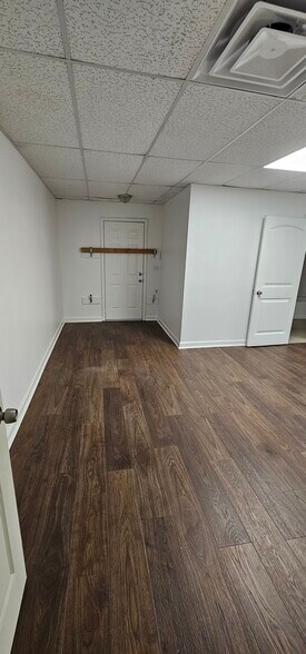 Building Photo - 5109 Marie Cir