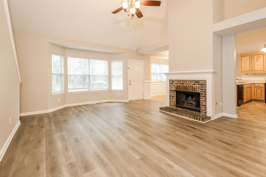 Building Photo - 1511 Mariray Ct
