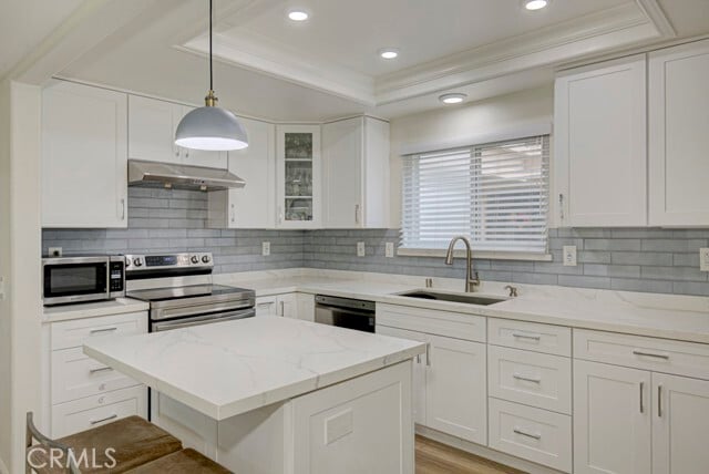 Building Photo - 5500 Paseo Del Lago W