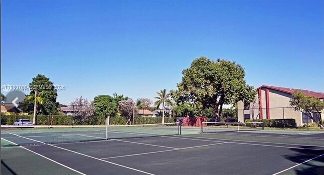 Building Photo - 216 Lake Pointe Dr