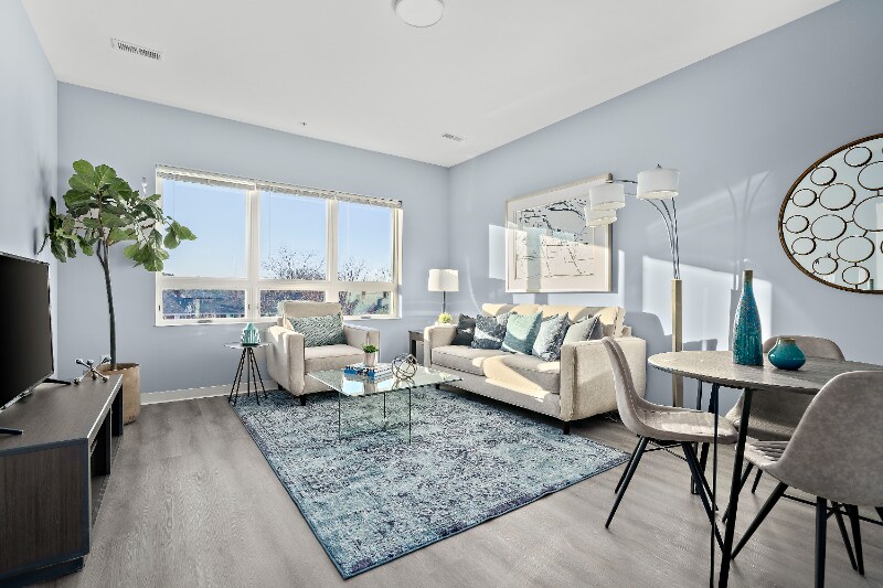 Building Photo - 1055 Main St