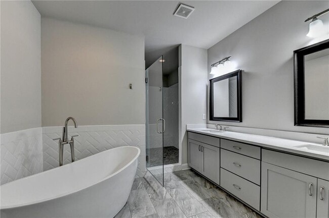Building Photo - 5240 Cresslyn Rdg