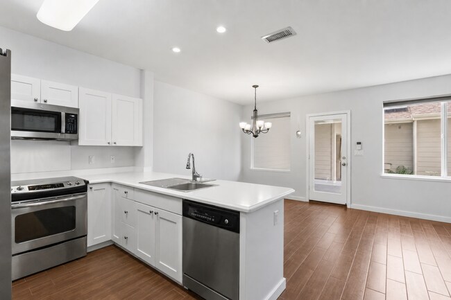 Building Photo - 3BD/3BA Ka Makana Townhouse | 2-Car Garage, Ensuite Baths & Community Pool