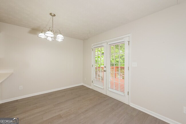 Building Photo - 2270 Village Dr