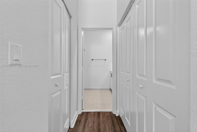 Building Photo - 2619 SE 11th St