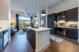 Building Photo - The Monroe Apartments