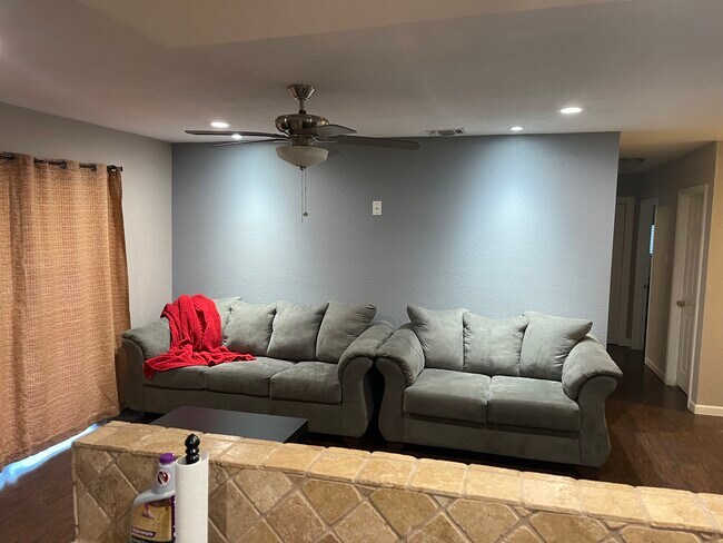 Building Photo - 4539 Guadalajara Dr