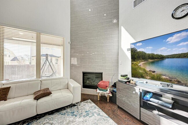 Building Photo - 5304 Cipriano Dr