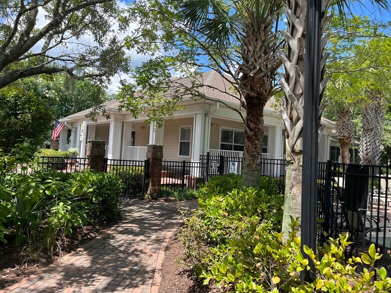 Clubhouse - 1755 Central Park Rd